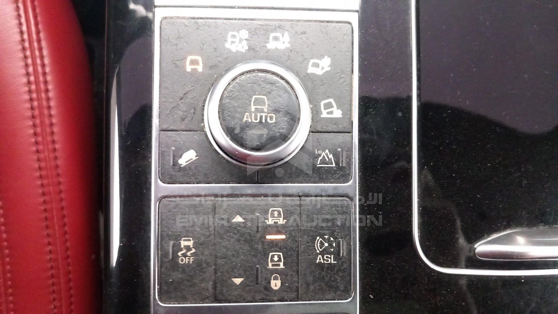 2015 RANGE ROVER VOGUE VIN: SALGA2EF5FA218872