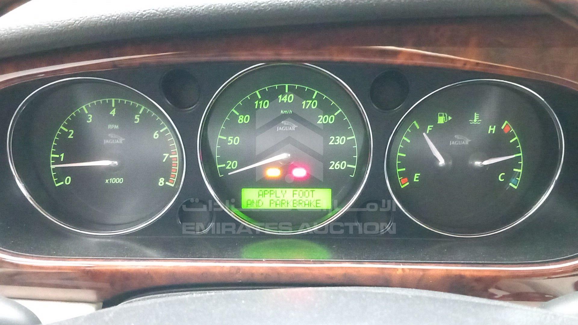 2008 JAGUAR X J 8 VIN: SAJAA89F58SH25430