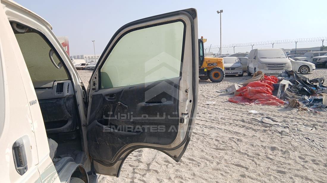 2007 Toyota Hiace — Front Right Door — Photo 24