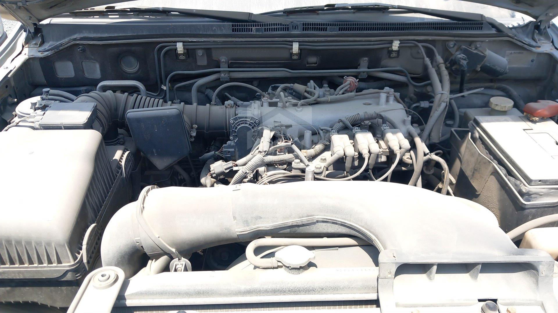 2006 MITSUBISHI PAJERO VIN: JMYLRV73W6J713137