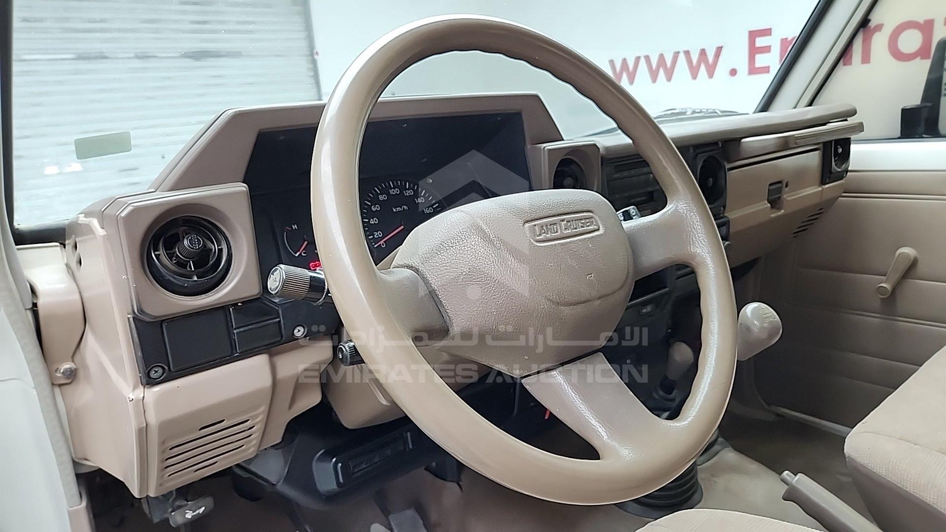 2008 TOYOTA LAND CRUISER PICKUP VIN: JTFLJ71J888015795