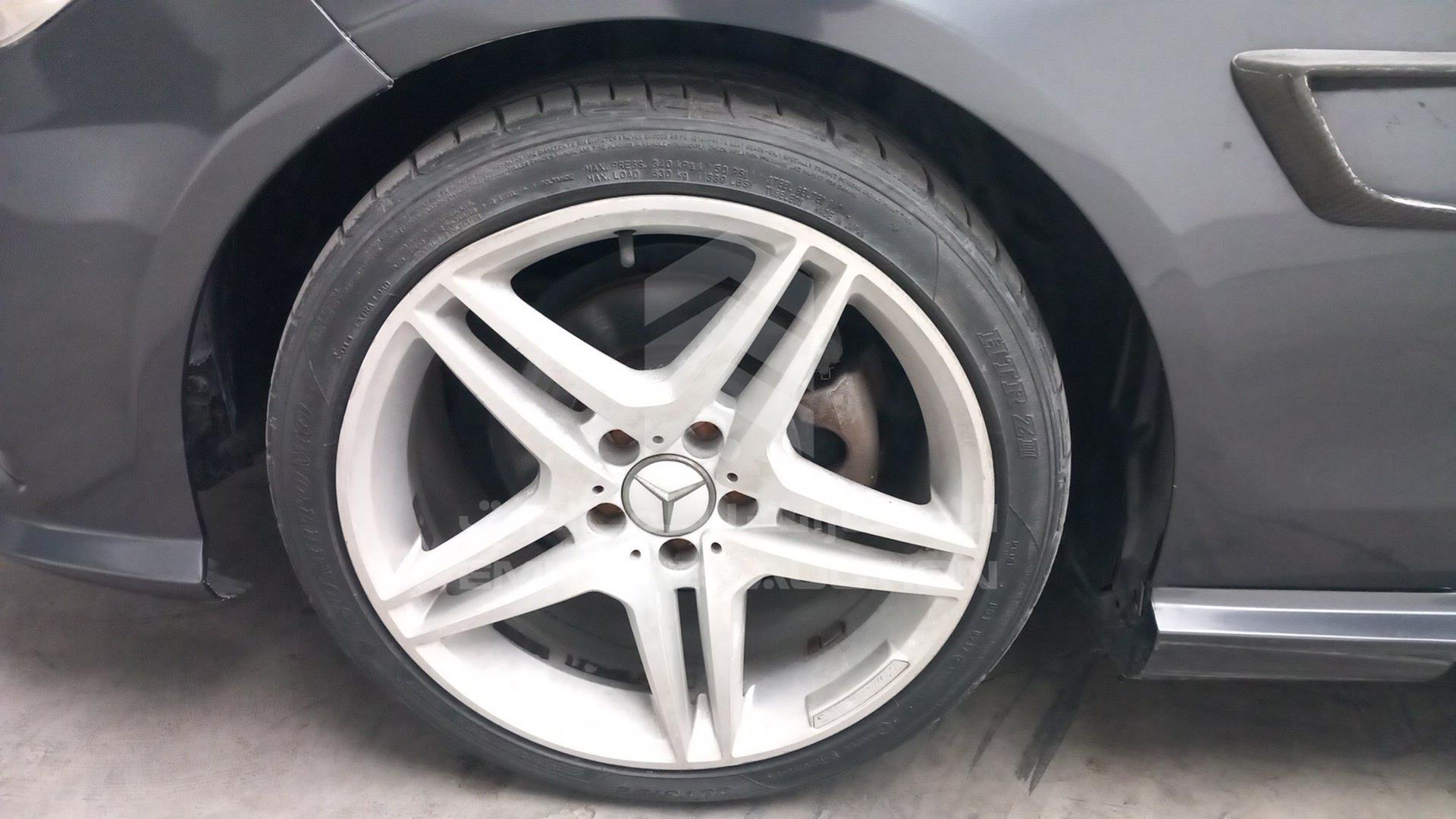 2010 MERCEDES E 200 VIN: WDDHF4JB6AA181485