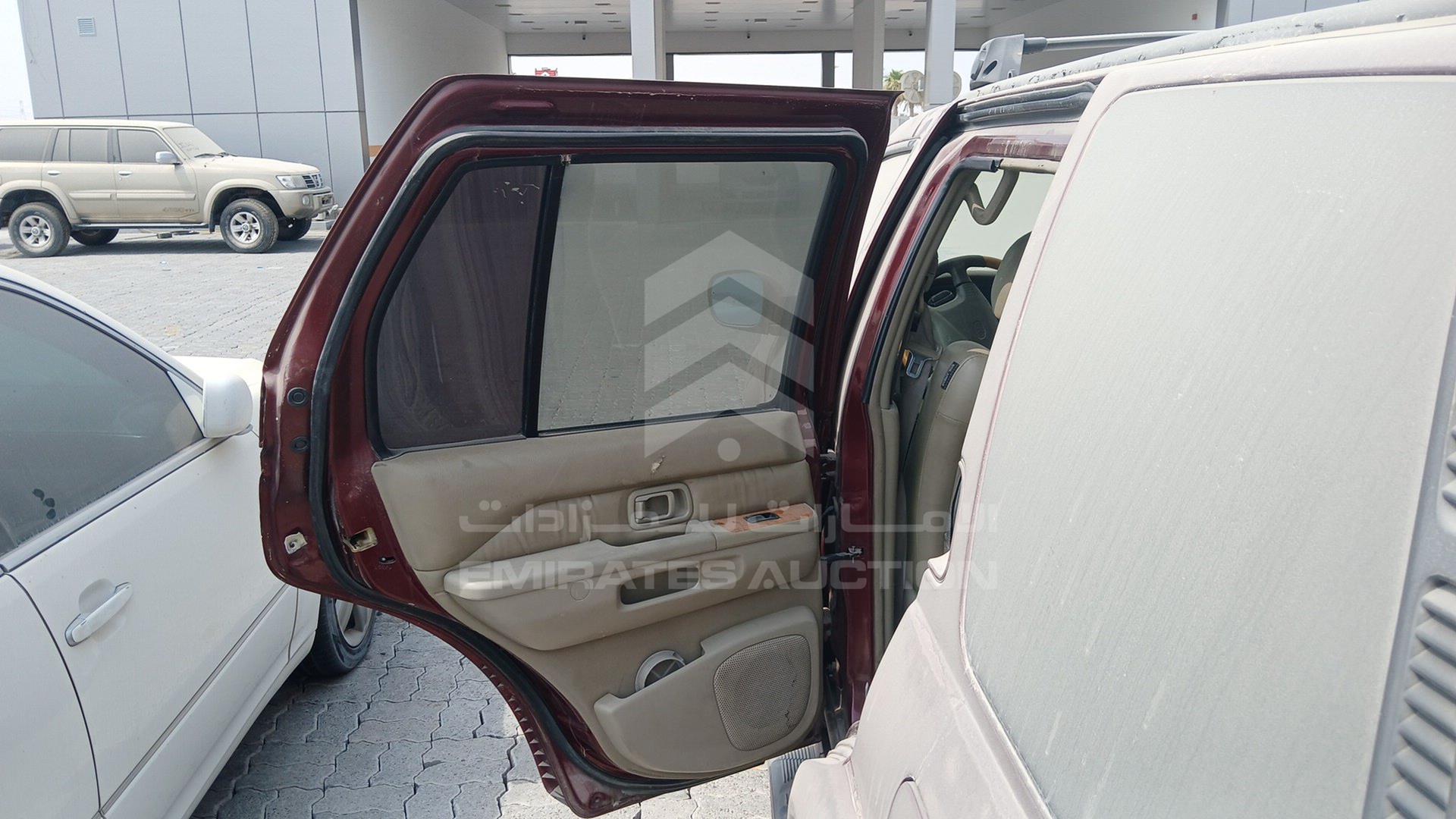 2001 INFINITI QX4 VIN: JNRDR07Y41W100782