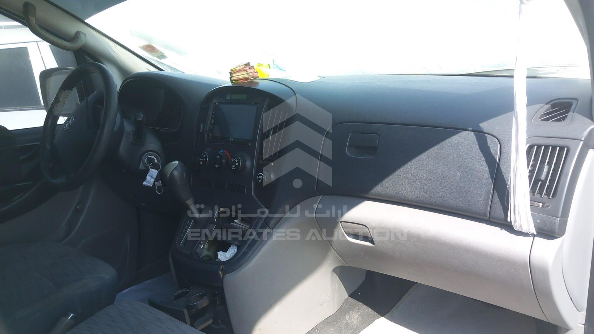 2015 HYUNDAI H1 VIN: KMHWG81R3FU643795