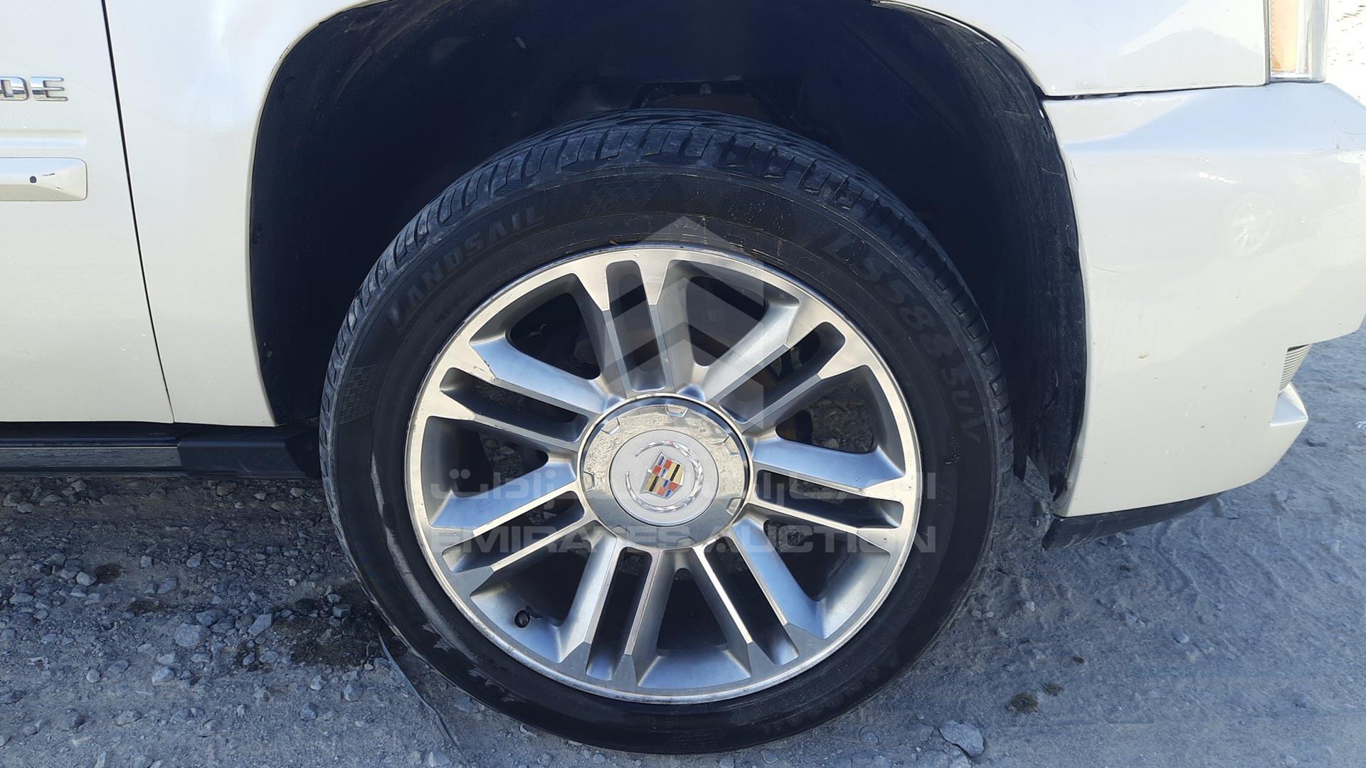 2014 CADILLAC ESCALADE VIN: 1GYS47EF1ER228959