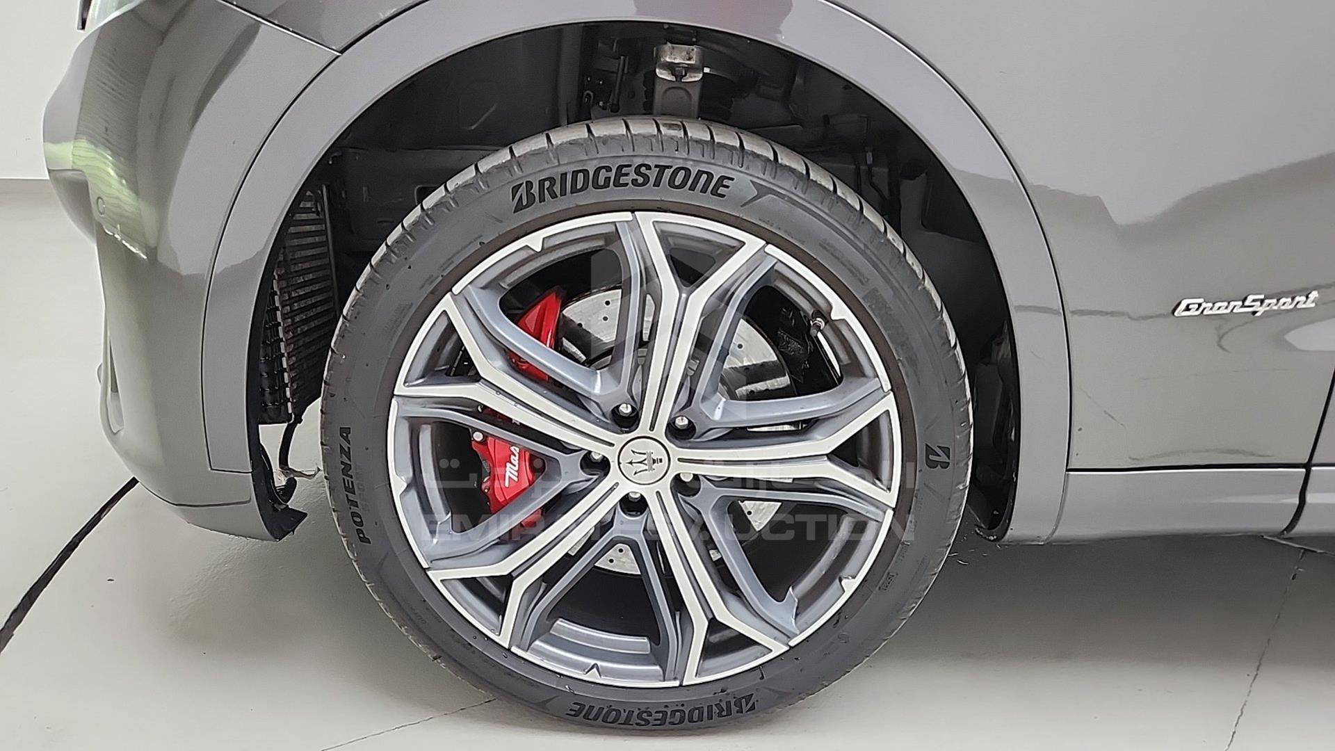 2021 MASERATI LEVANTE VIN: ZN661YUS2MX378091
