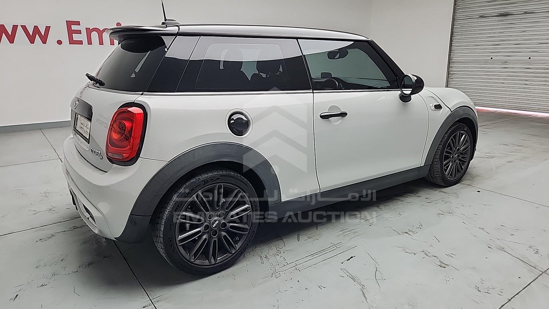 2016 MINI COOPER VIN: WMWXM7107G2A84830