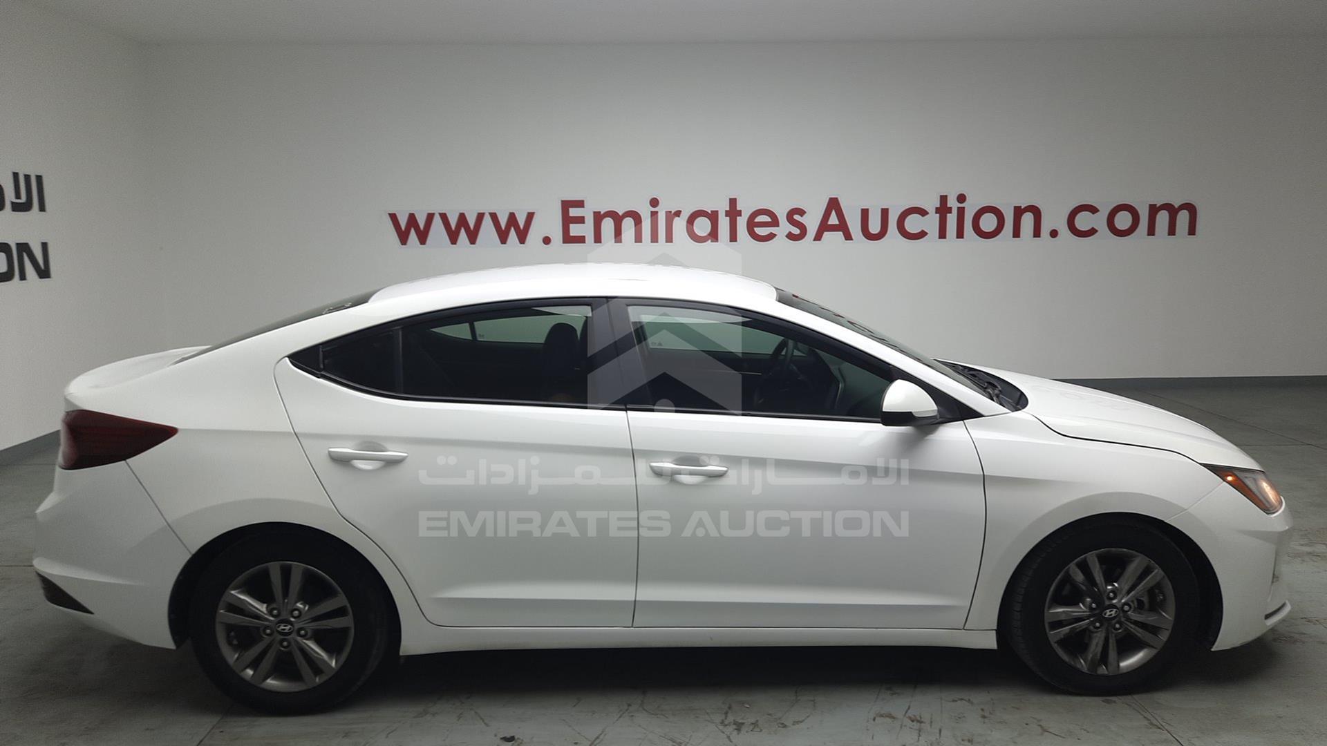 2019 HYUNDAI ELANTRA VIN: 5NPD74LF0KH458356