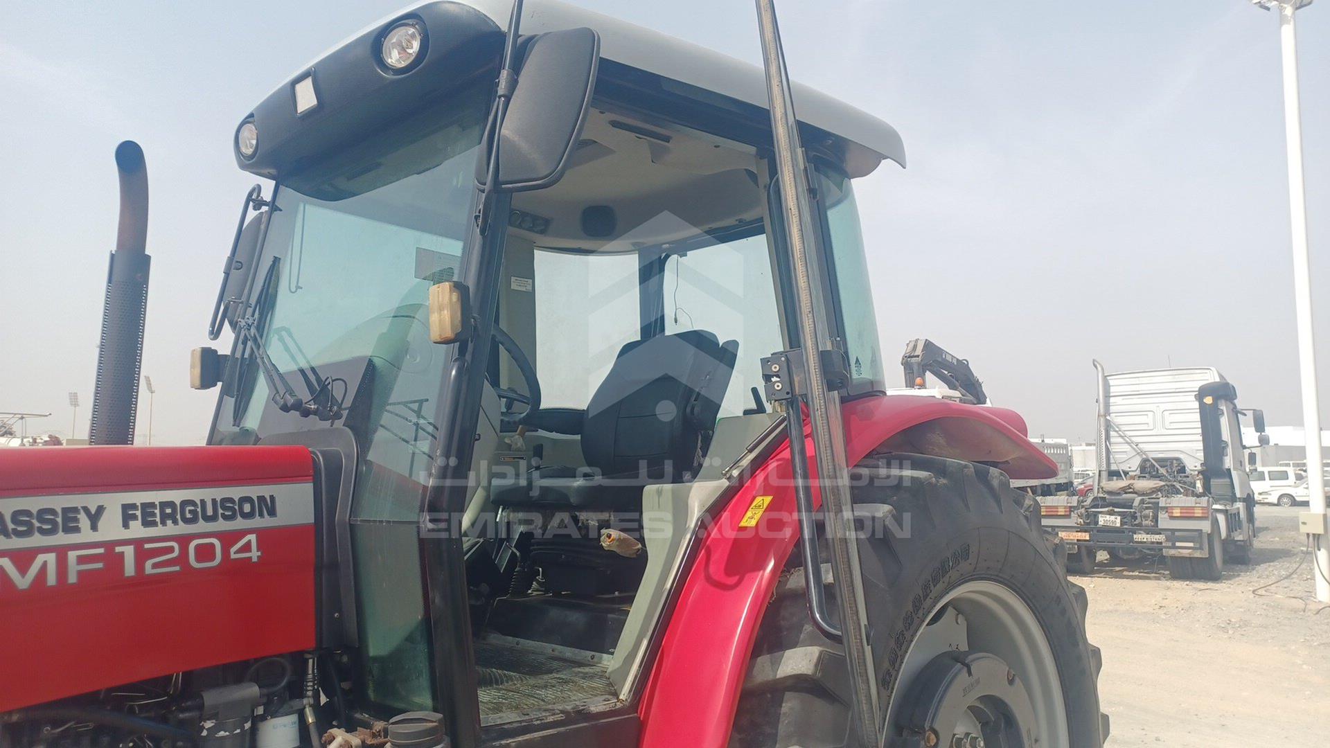 2018 MASSEY FERGUSON --- VIN: AGCM1204AF5231007