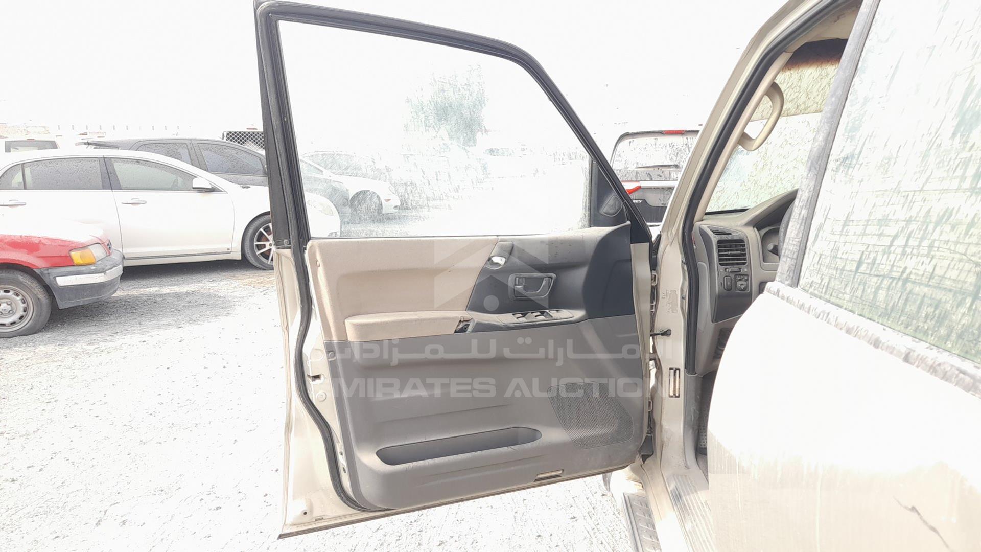 2006 MITSUBISHI PAJERO VIN: JMYLRV73W6J713853