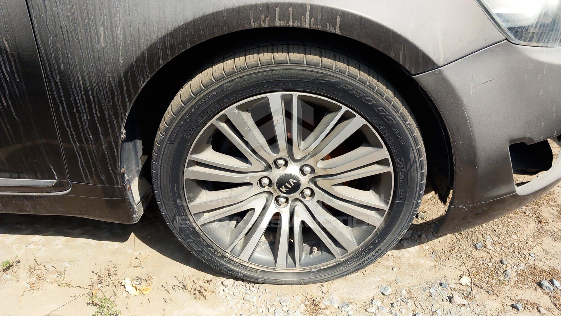 2014 KIA CADENZA VIN: KNALN4D75E5145281