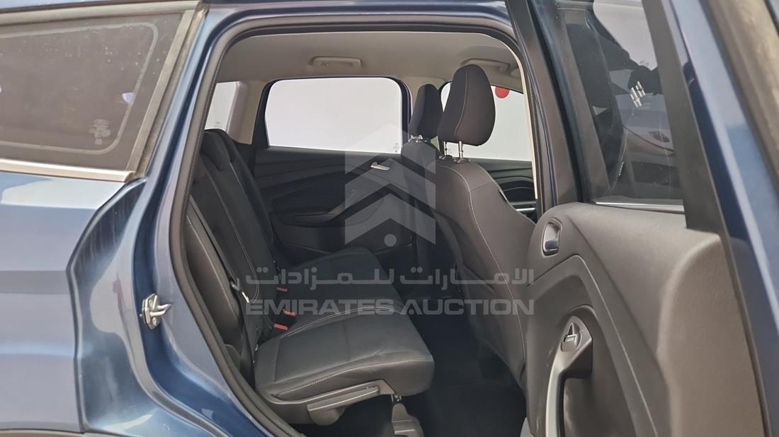 فورد اسكيب 2019 — زاوية الراكب الخلفي اليمنى — صورة 24