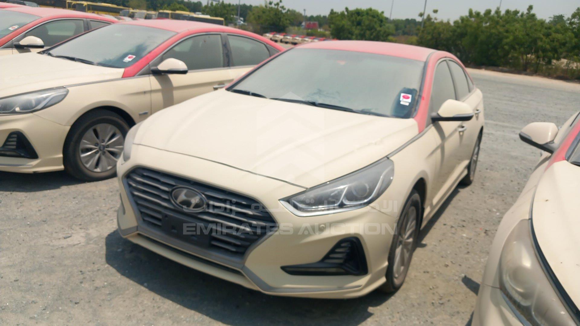 2018 HYUNDAI SONATA VIN: KMHE24137JA082137