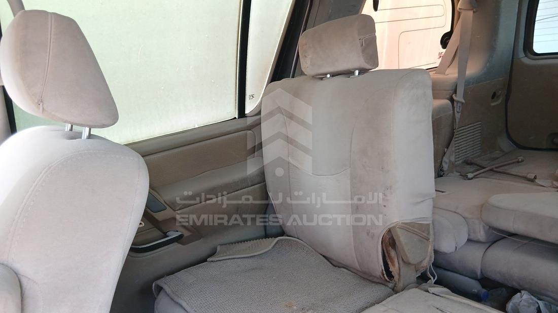 نيسان أرمادا 2006 — زاوية الراكب الخلفي اليمنى — صورة 21