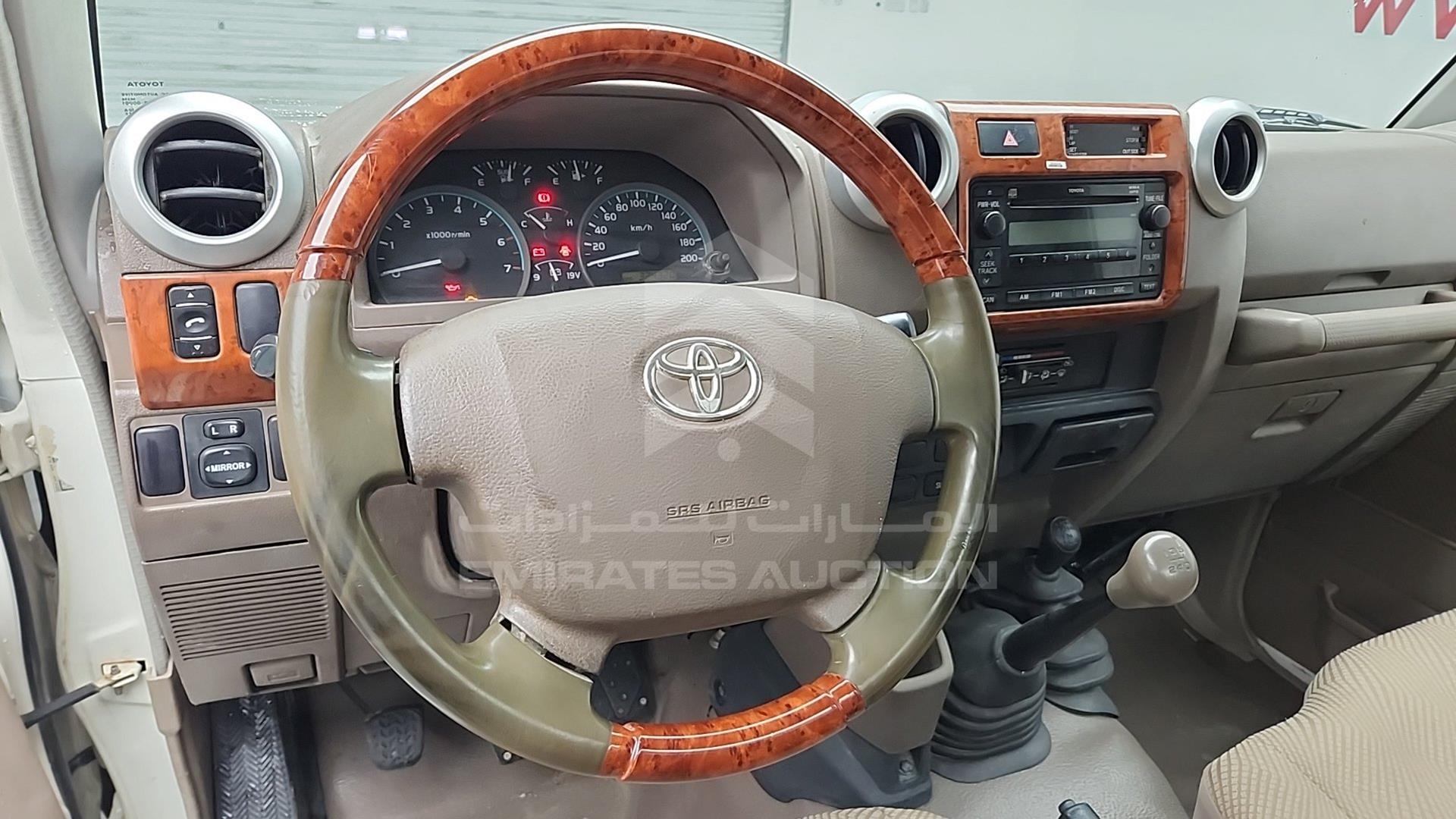 2013 TOYOTA LAND CRUISER PICKUP VIN: JTFLU73J6D4538691