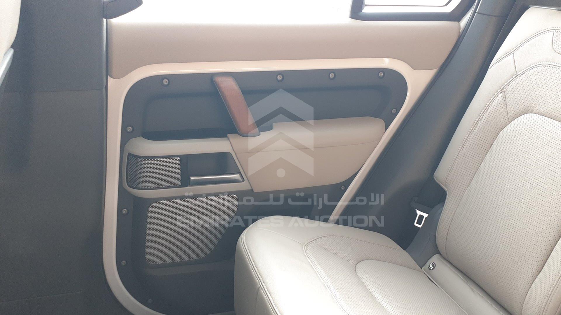 2023 LAND ROVER DEFENDER VIN: SALEA8BU5P2178107