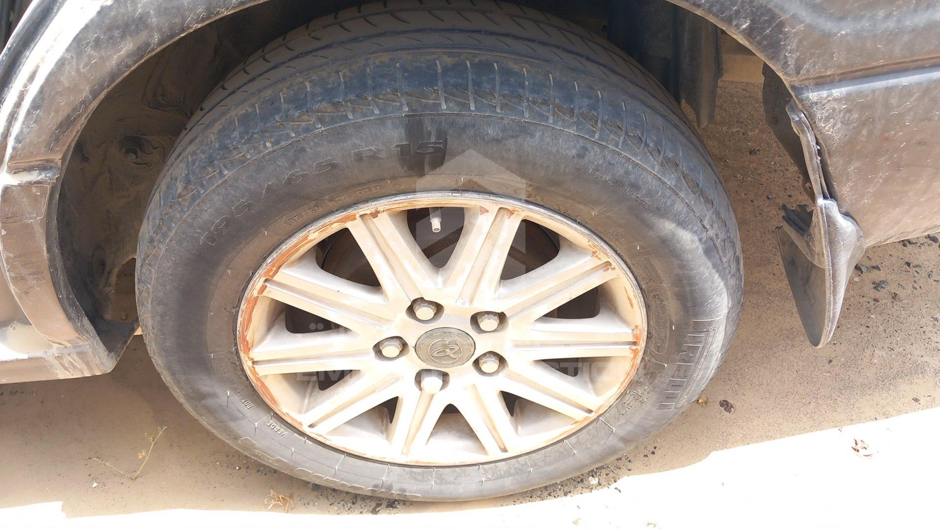 2000 TOYOTA CAMRY VIN: 4T1BG22K5YU740156