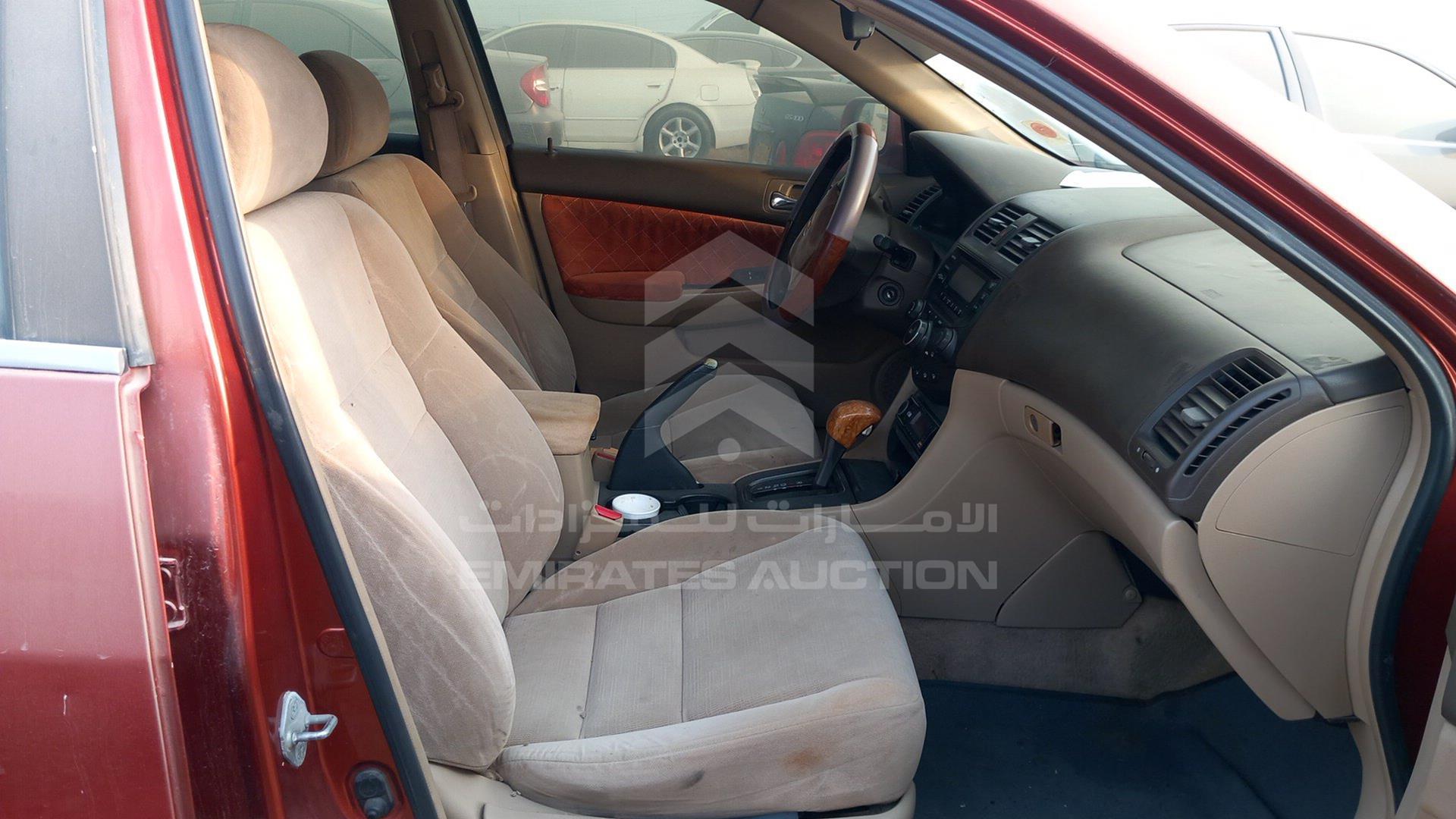 2006 HONDA ACCORD VIN: JHMCM56526C404585