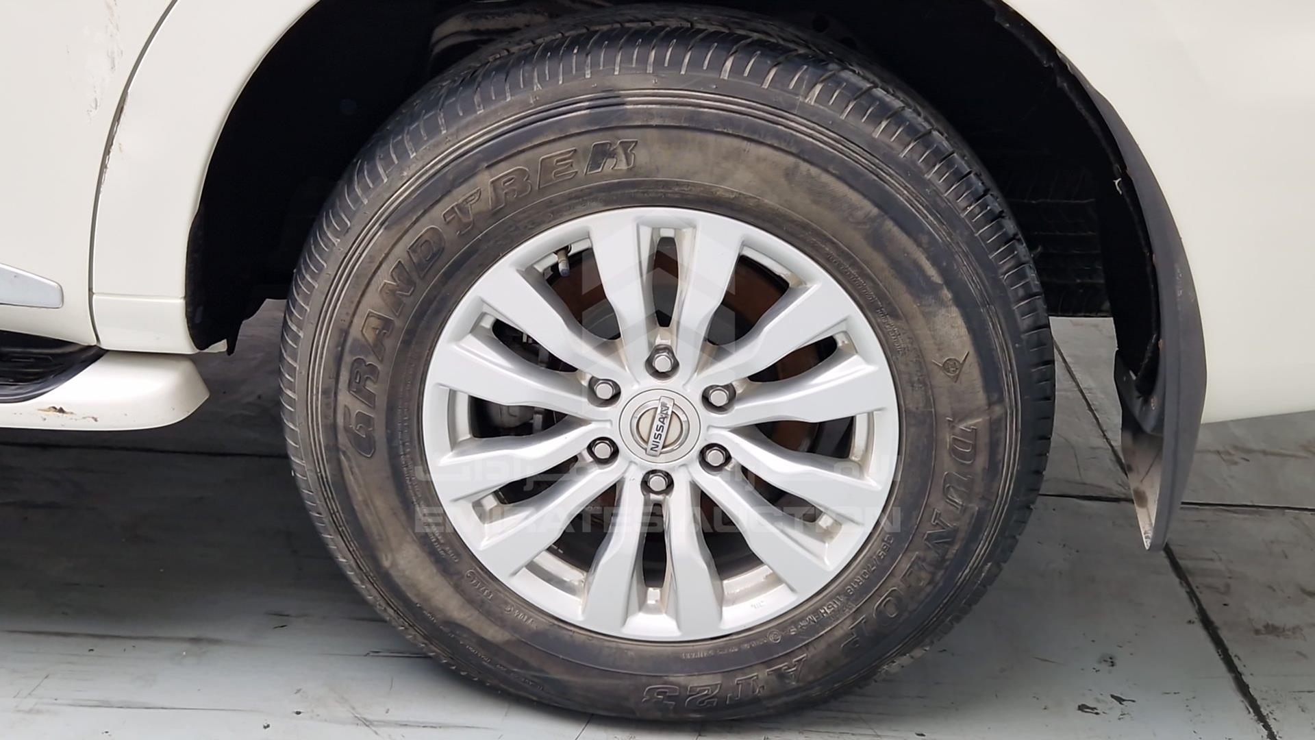 2015 NISSAN PATROL VIN: JN8AY2NY2F9111374