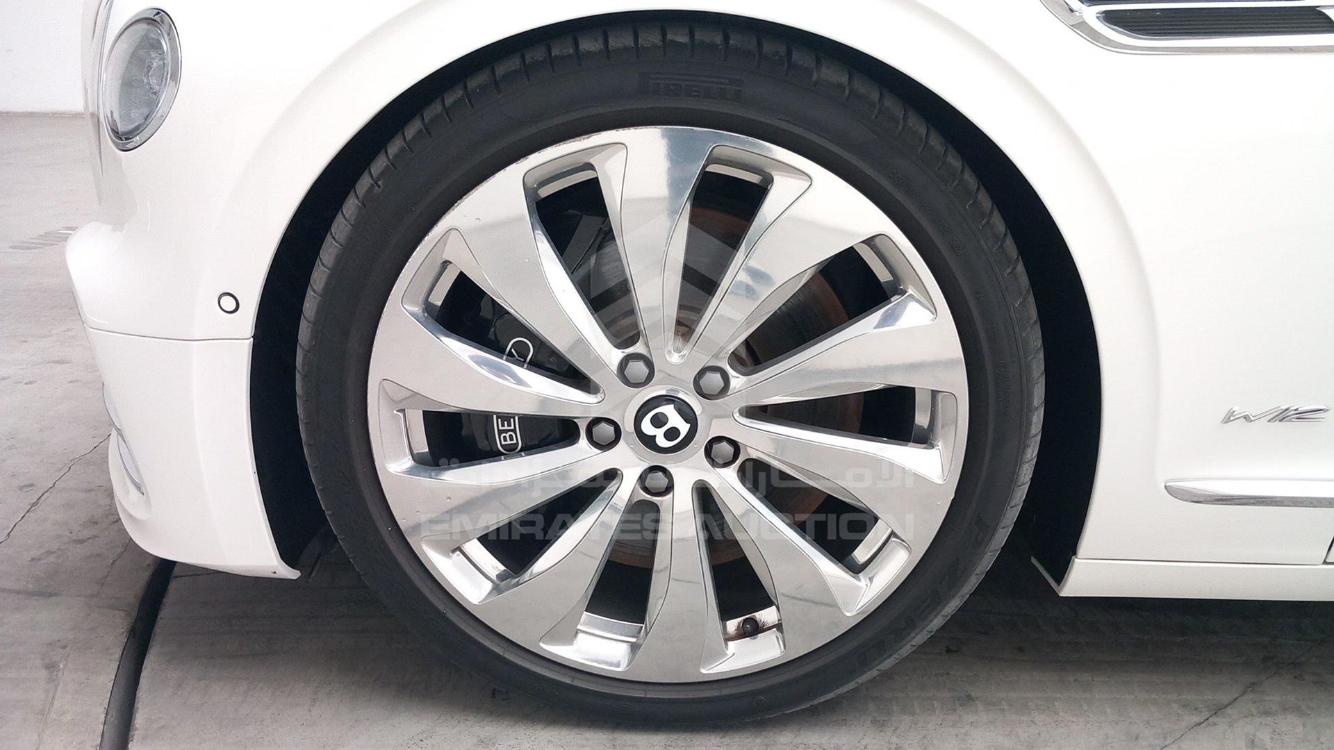 2020 BENTLEY FLYING SPUR VIN: 5CBBA5ZG1LC083849