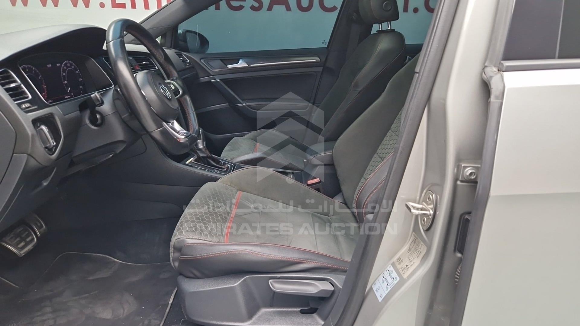 2018 VOLKSWAGEN GOLF VIN: WVWFL2AU7JW034126