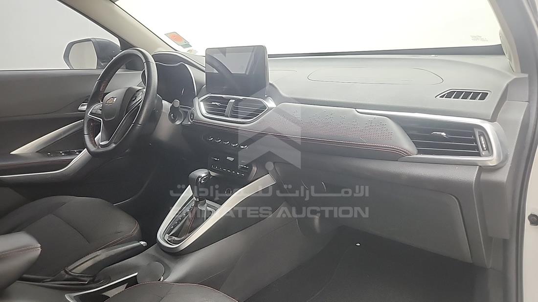 شيفروليه جروف 2023 — زاوية واجهة الراكب الأمامي الأيمن — صورة 19