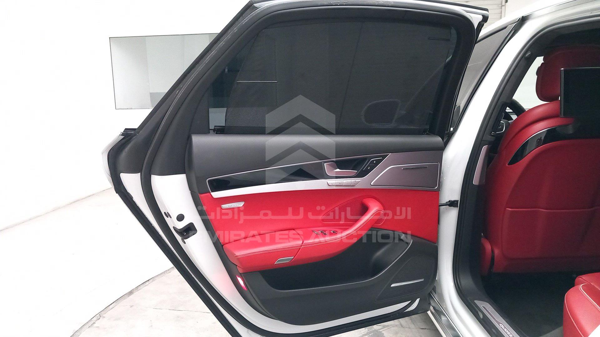 2016 AUDI A8 VIN: WAUY2BFD0GN000917