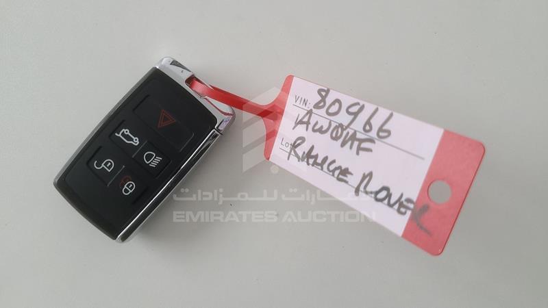 SALGA2BV6JA380966 Auction: EmiratesAuction Lot: 405807 SALGA2BV6JA380966 Range Rover Vogue SE 2018 BLUE Photo 5