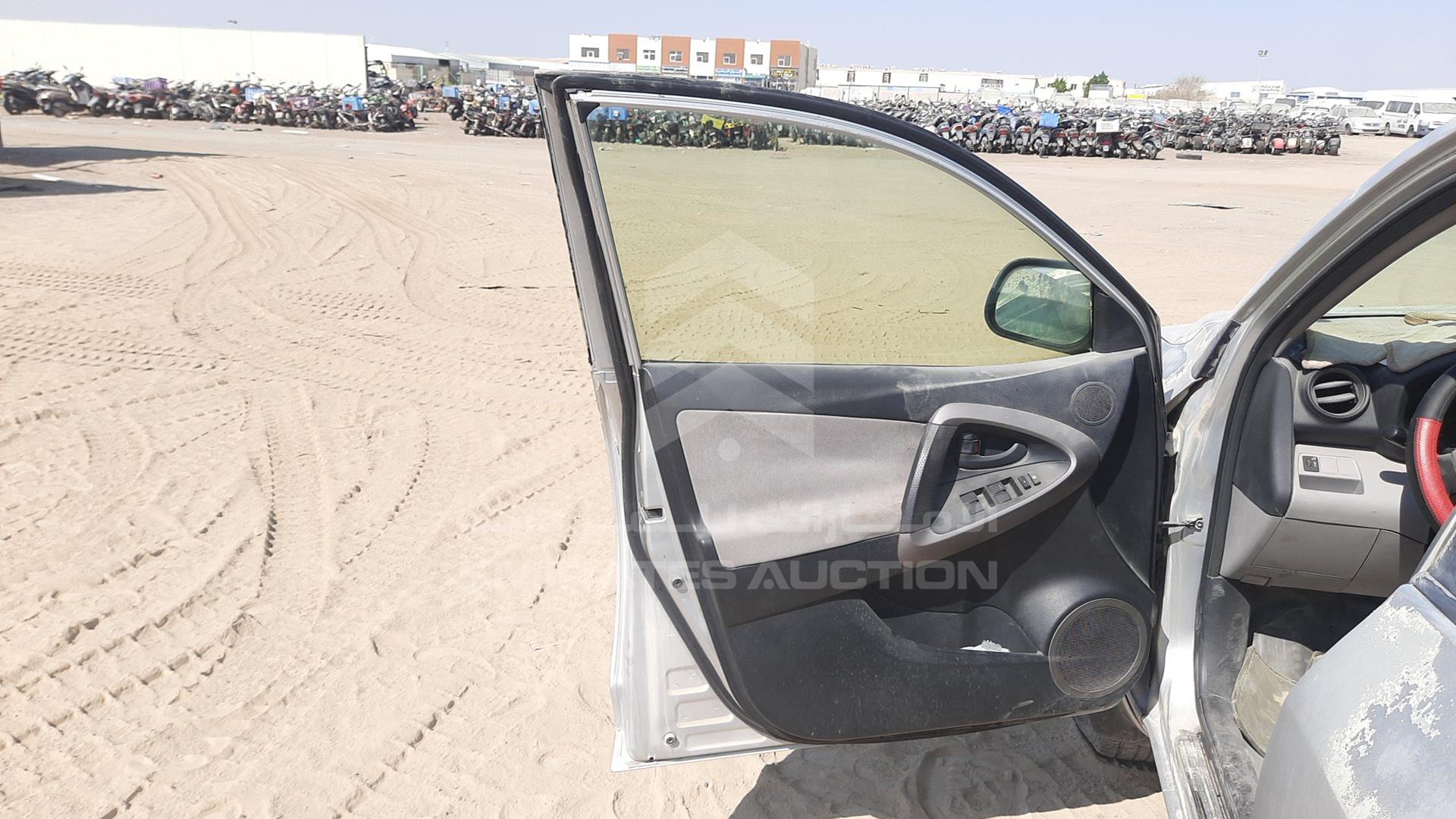 2007 TOYOTA RAV-4 VIN: JTMBD31V175063646