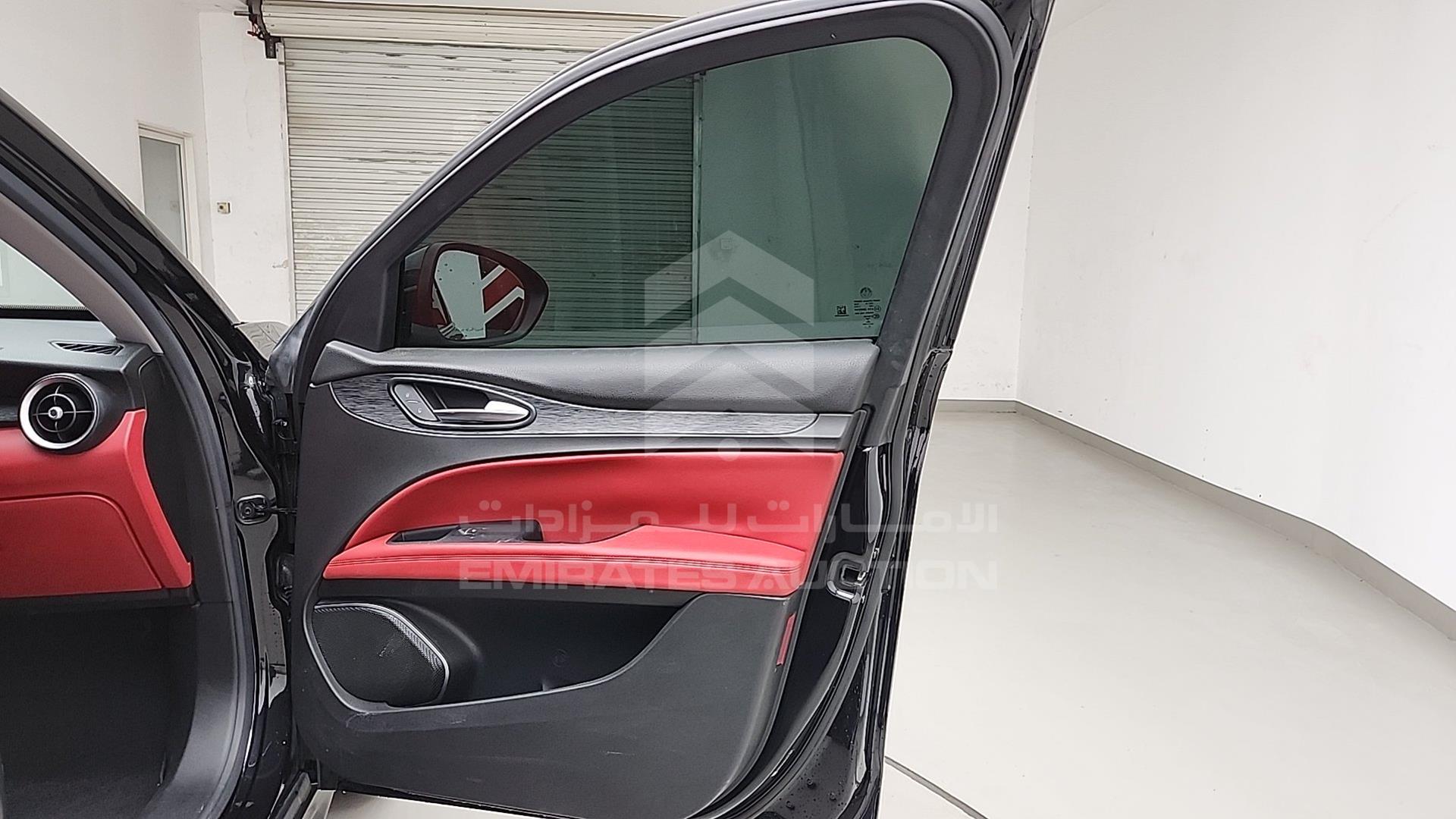 2019 ALFA ROMEO STELVIO VIN: ZASPAHBN4K7C52693