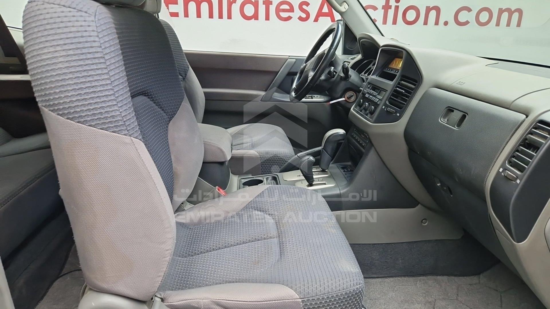 2006 MITSUBISHI PAJERO VIN: JMYMRV63W6J705247