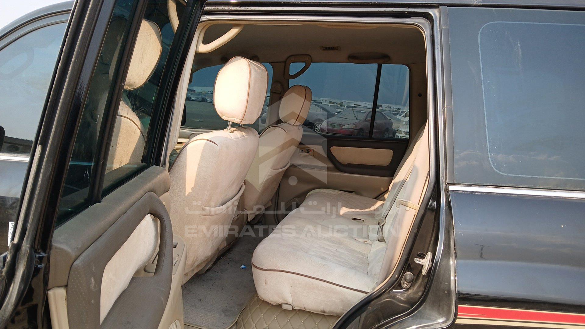 2005 TOYOTA LAND CRUISER VIN: JTEHJ09J755122002