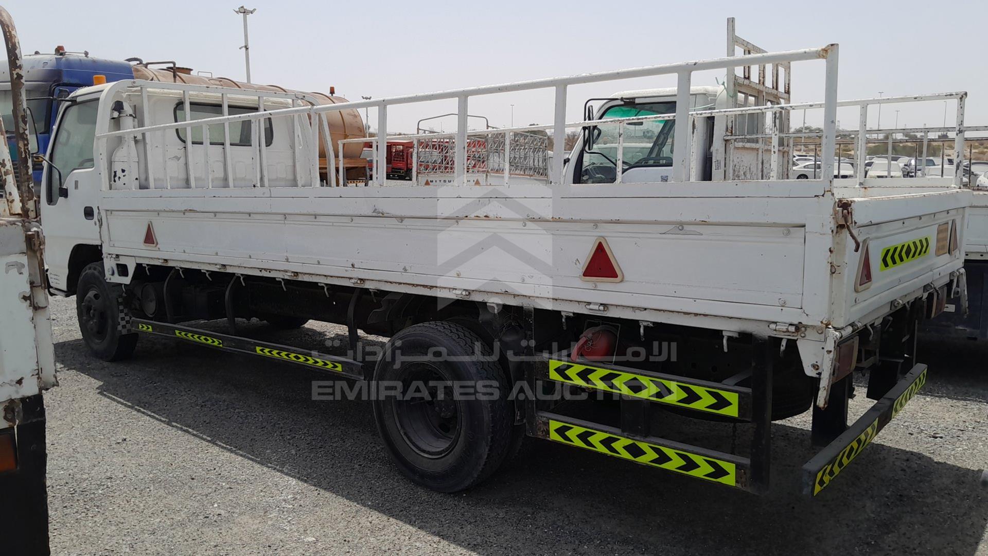 2005 ISUZU NPR VIN: JAMKP34G357P00276