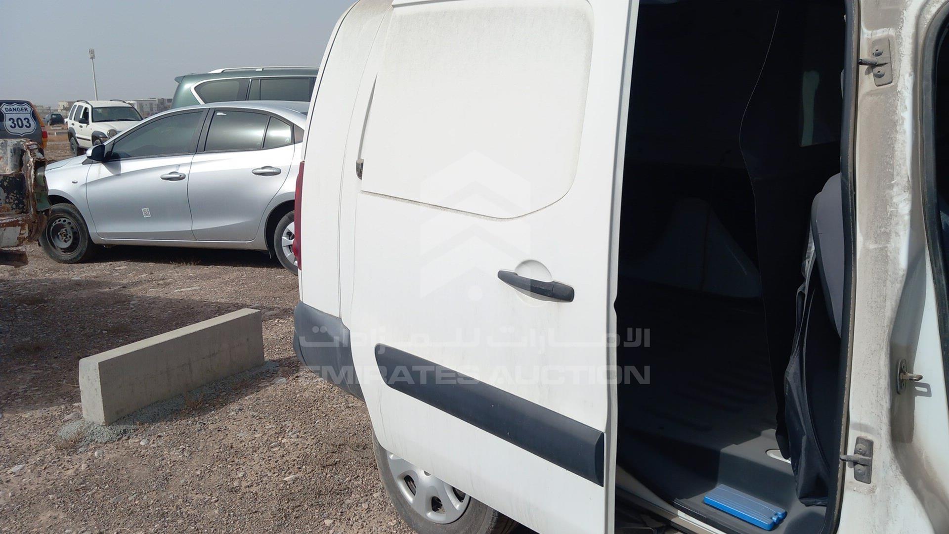 2017 PEUGEOT PARTNER VIN: VF37ENFU8HJ509062