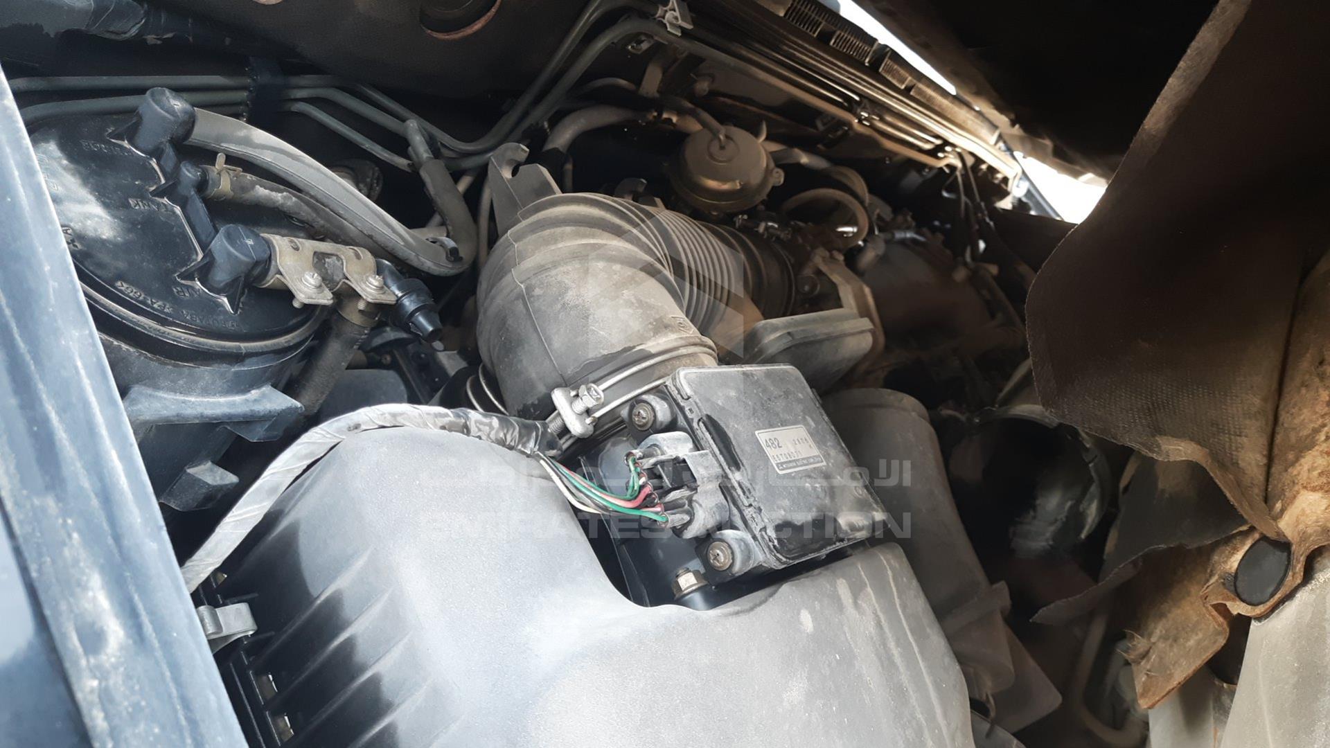 2002 MITSUBISHI PAJERO VIN: JMYMYV65W2J709013