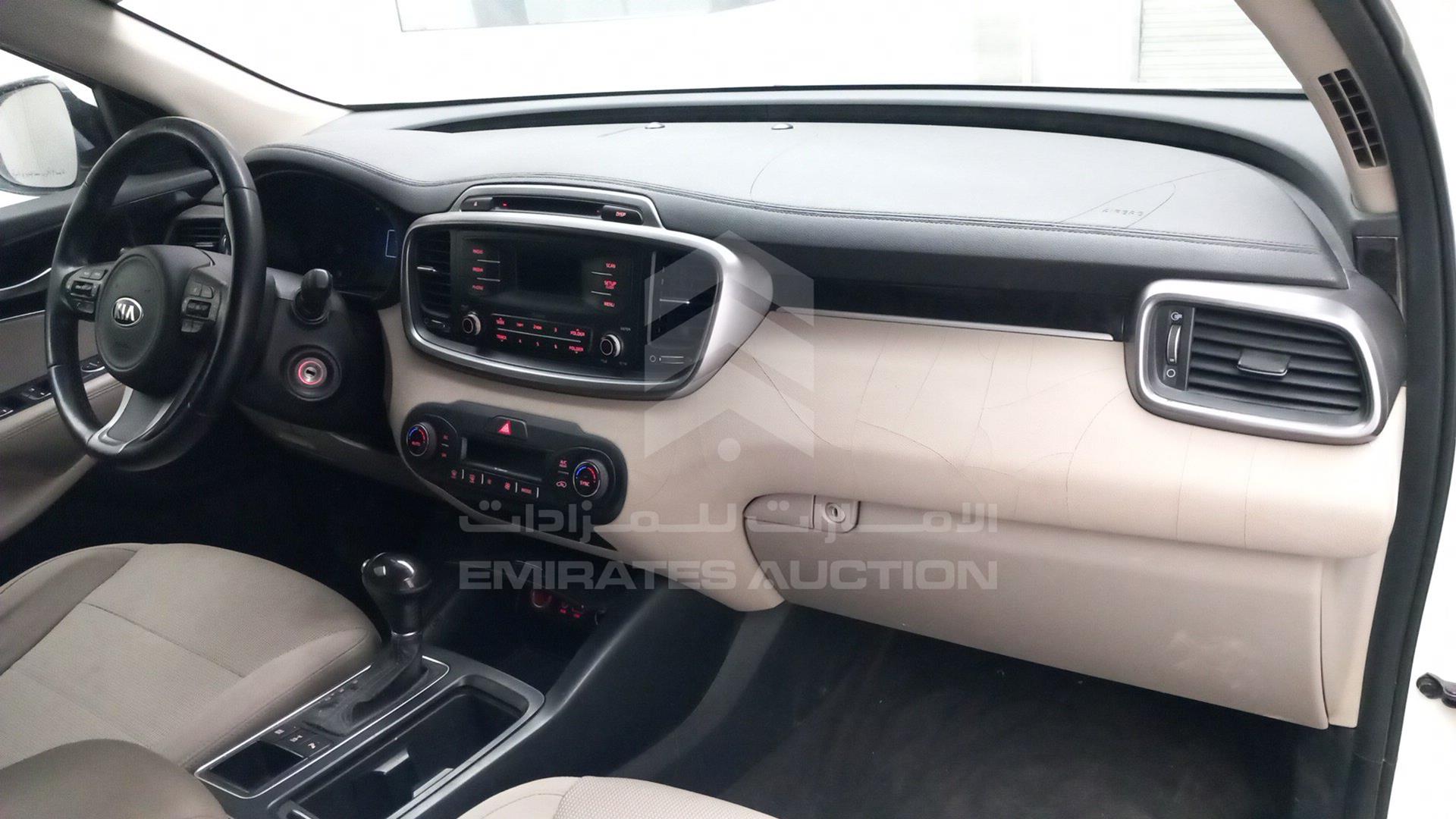 2016 KIA SORENTO VIN: KNAPH8147G5100839