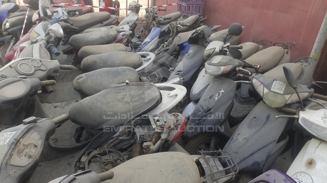 21 Scooters - Scrap without document — Front Right Door — Photo 12