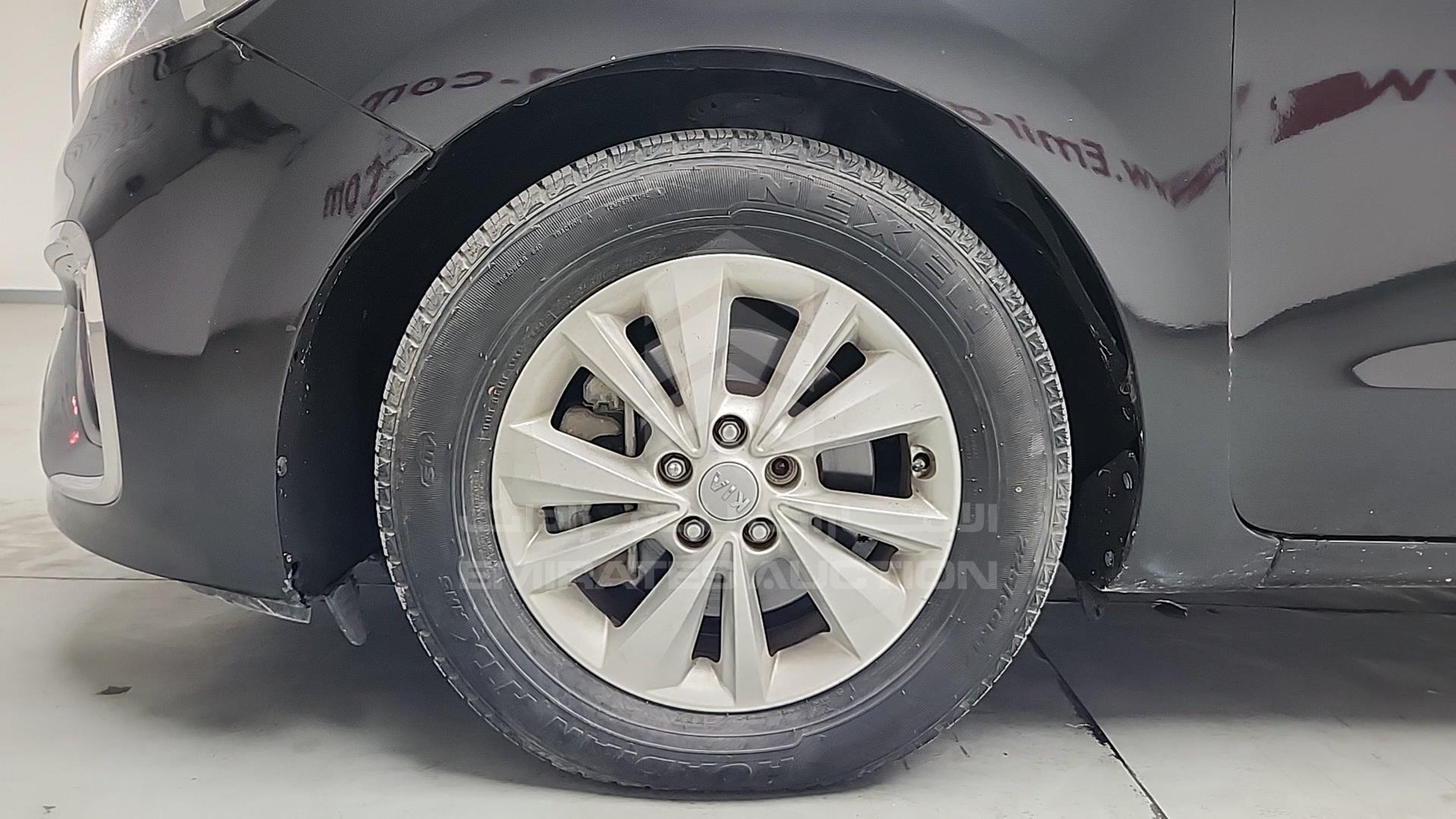 2016 KIA SEDONA VIN: KNDMA5C18G6118093
