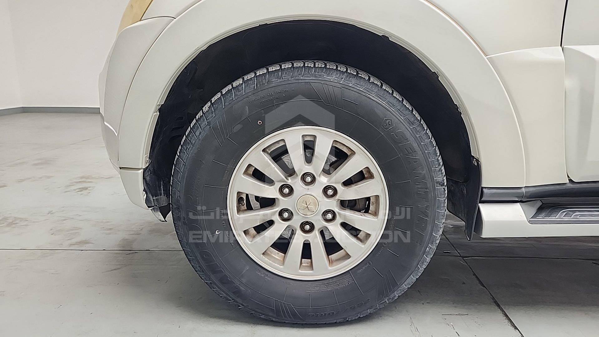 2011 MITSUBISHI PAJERO VIN: JMYLRV95WBJ701598