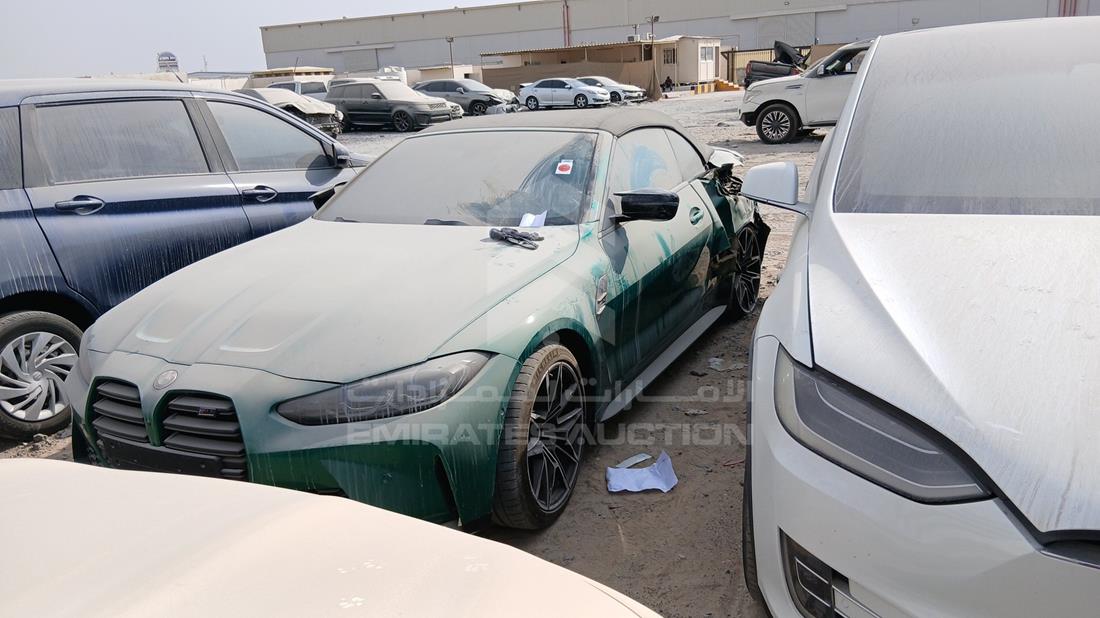 بي ام دبليو ام 4 2024 — الزاوية الأمامية اليمنى — صورة 8