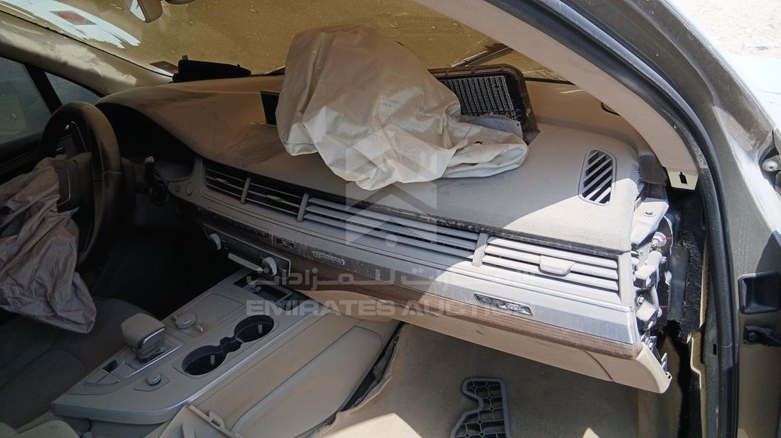 2016 Audi Q7 — Front Right Passenger Dashboard View — Photo 23