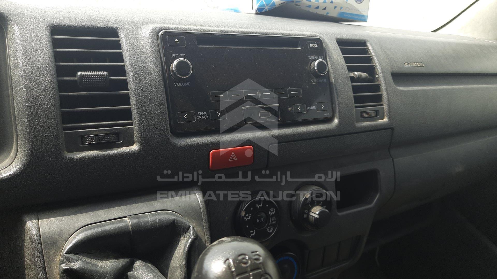 JTFHX02P7F0100427 - 2015 Toyota Hiace - #394257