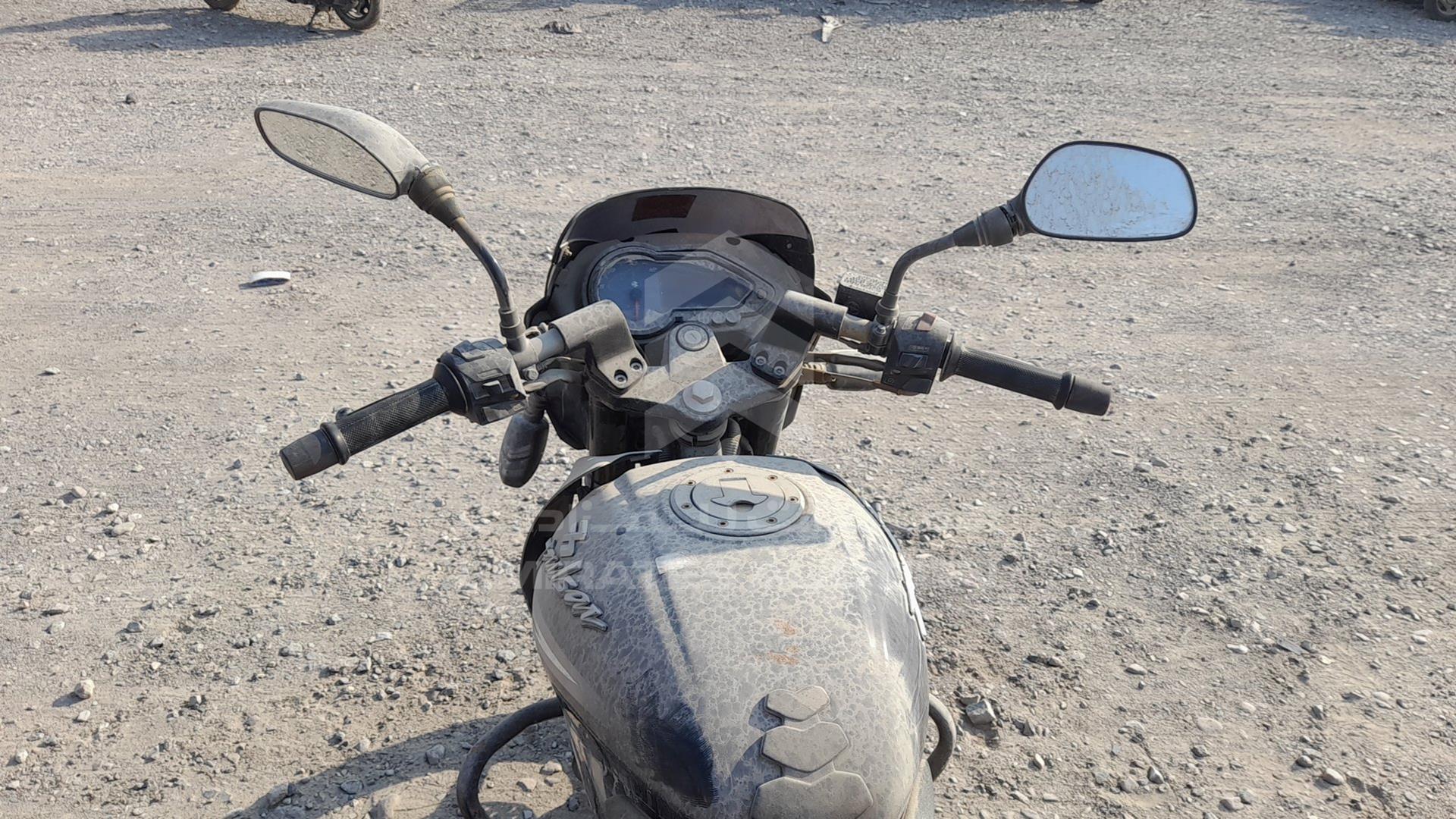 2016 BAJAJ PULSAR 180CC VIN: MD2A12DZ3GCF76693