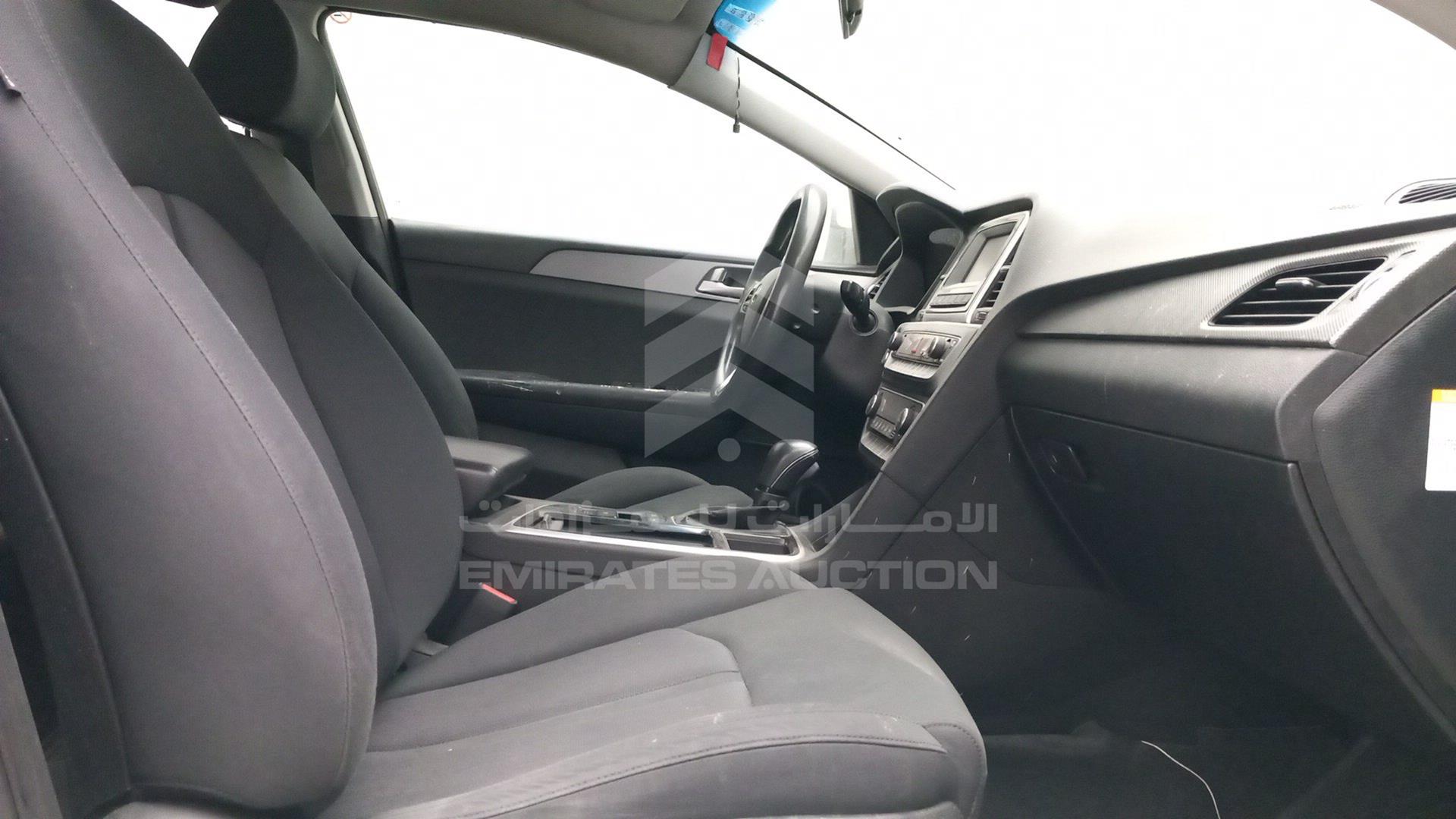 2019 HYUNDAI SONATA HYBRID VIN: KMHE24139KA093092