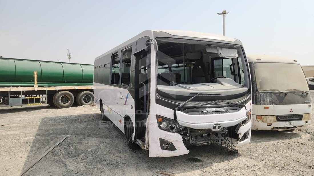 تاتا LPO 916 2026 — الزاوية الأمامية اليمنى — صورة 9