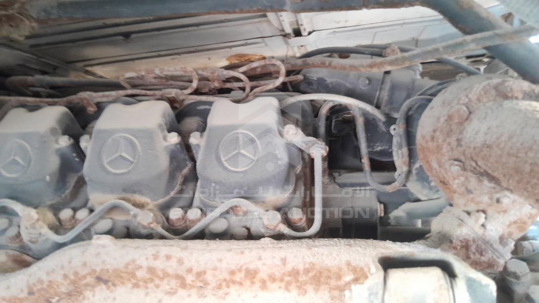 2006 Mercedes Truck — Engine Bay — Photo 24