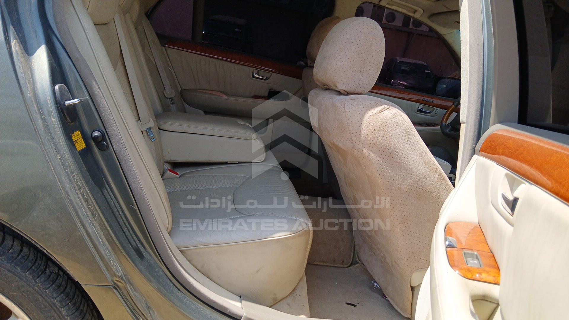 2005 LEXUS LS 430 VIN: JTHBN36F755018608