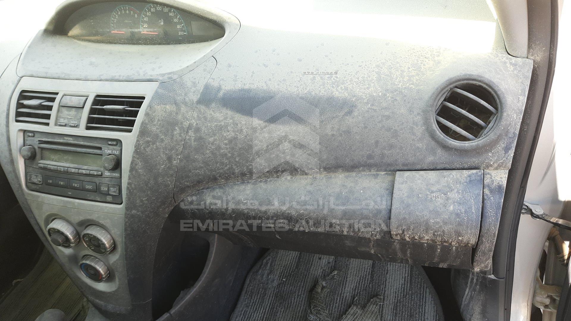 2011 TOYOTA YARIS VIN: JTDBW9239BL001992