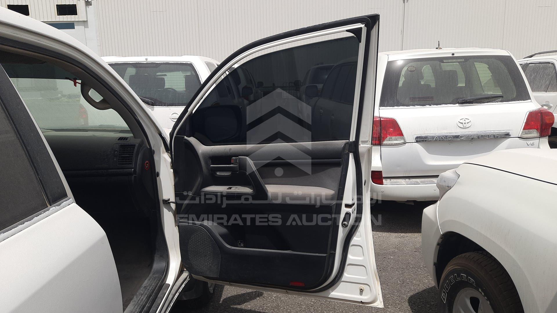2011 TOYOTA LAND CRUISER VIN: JTMDU09J8B4034801