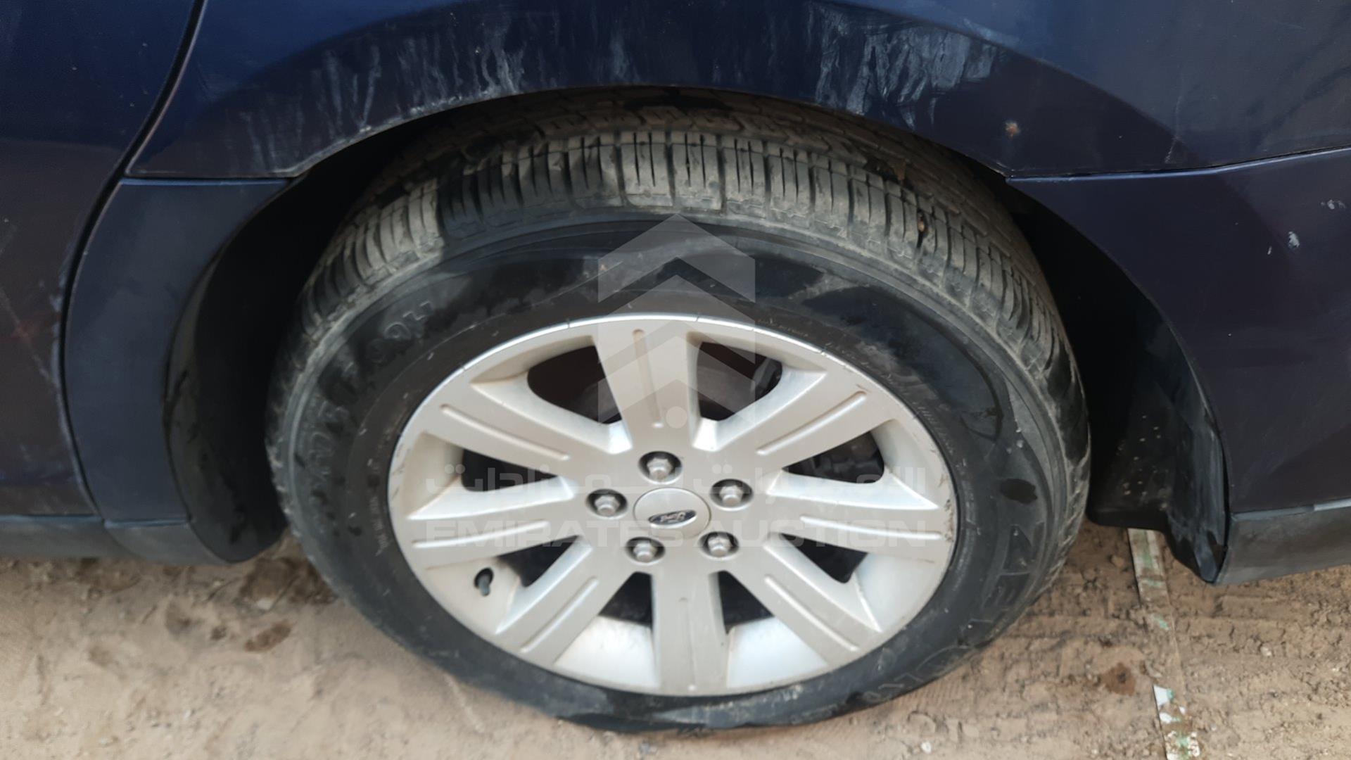 2011 FORD TAURUS VIN: 1FAHP2DW5BG137766